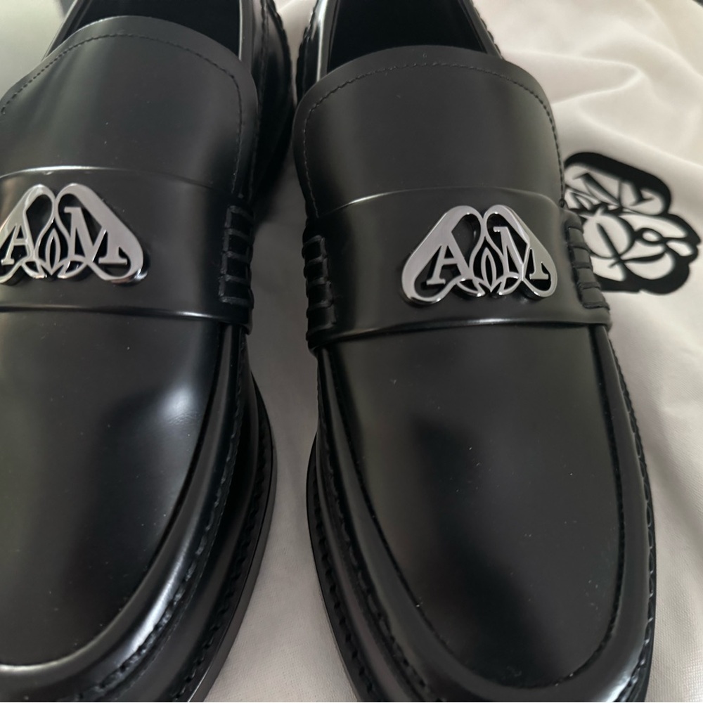Alexander McQueen - New Sz 38(8) dark brown oxfords w/metal logo